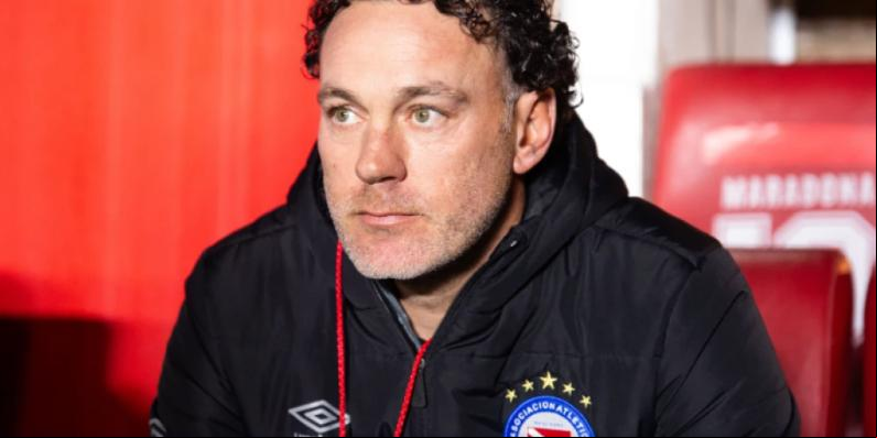 Galo formaliza proposta por Gabriel Milito (Divulgação/ Argentinos Juniors)
