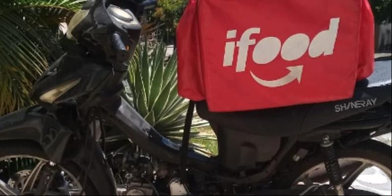 Motocicleta estava estacionada no eio da casa da vítima, presa com cadeado. (Reprodução/Redes Sociias)