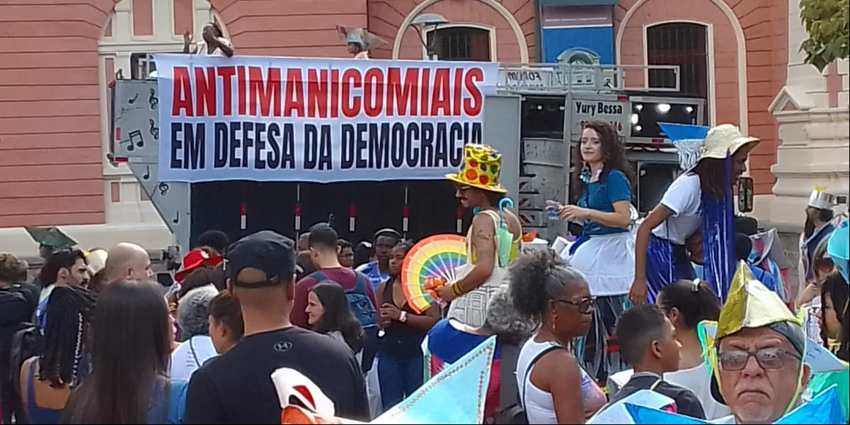 Centenas de pessoas compareceram ao evento na tarde desta sexta-feira, como forma de dar visibilidade a esse público (Maurício Vieira / Hoje em Dia)