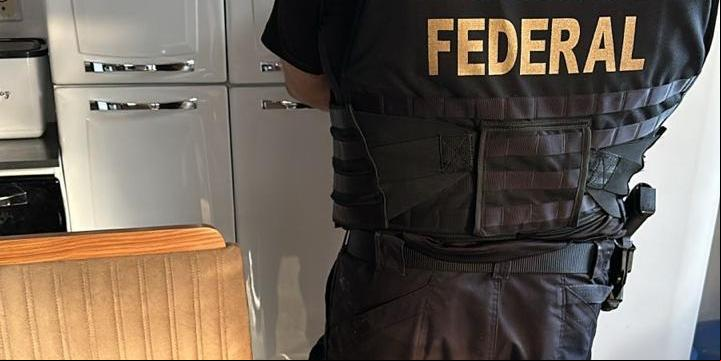 Durante a operação, foram realizadas duas prisões em flagrante, uma por posse irregular de munição e outra por resistência (PF/Divulgação)