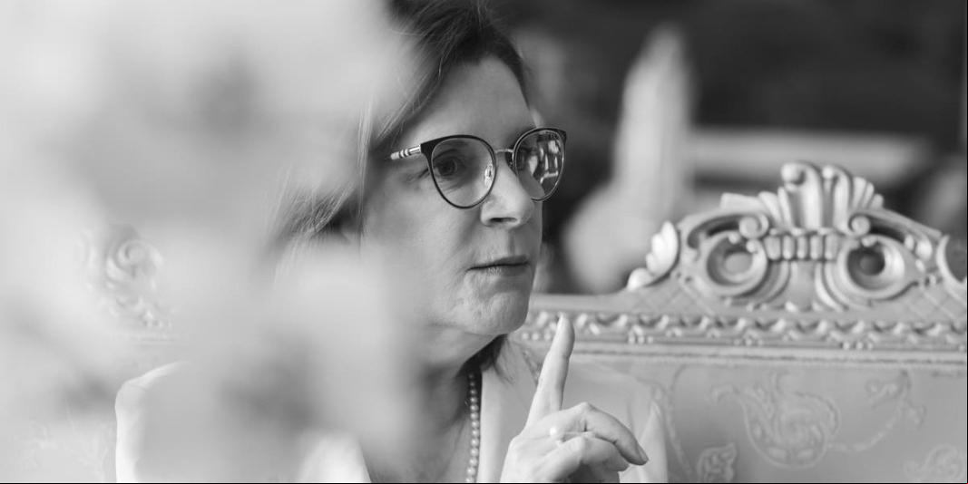 “Não é fácil atuar na corte militar. Por vezes, eu voto para absolver e a maioria vota para condenar e, se voto para condenar, eles votam para absolver. A violência simbólica contra as mulheres persiste na Justiça Militar”, diz Maria Elizabeth Rocha, primeira mulher a assumir o STM (Diego Sousa Bresani/ Agência Pública)