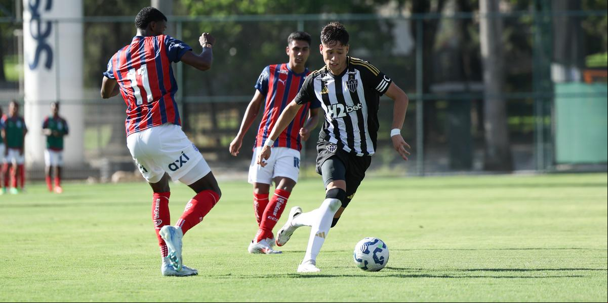 Zagueiro Iván Román se destaca na 1ª vitória do Galo (Foto: Daniela Veiga / Atlético)