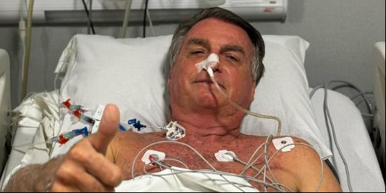 Bolsonaro foi submetido a cirurgia devido a um quadro de suboclusão intestinal - uma obstrução parcial que impede a agem normal de gases e fezes (Reprodução / Instagram Jair Bolsonaro)
