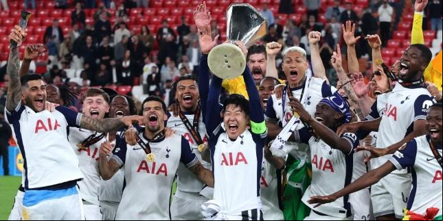 Tottenham superou o Manchester United e conquistou a Europa League (Reprodução/X @SpursOfficial)
