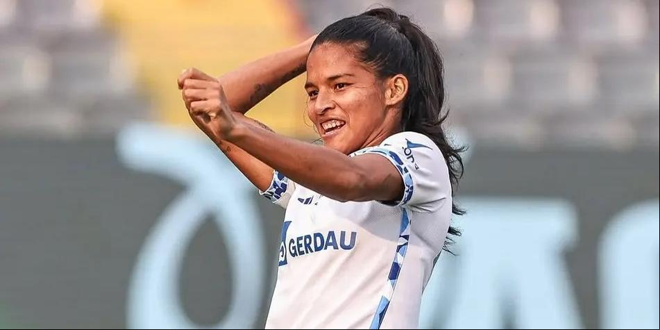 Atacante celeste marcou logo no começo da partida (Rebeca Reis/CBF)