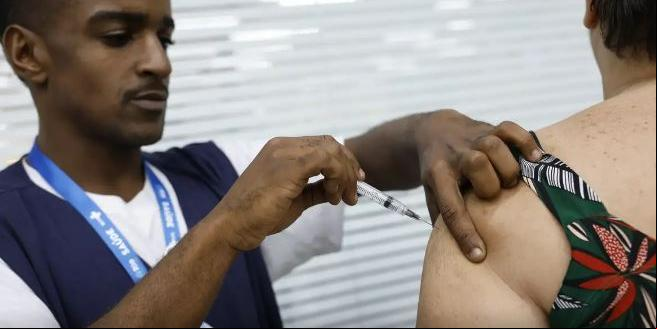 Expectativa é imunizar 1 milhão de trabalhadores do setor, até junho deste ano (Fernando Frazão / Agência Brasil)