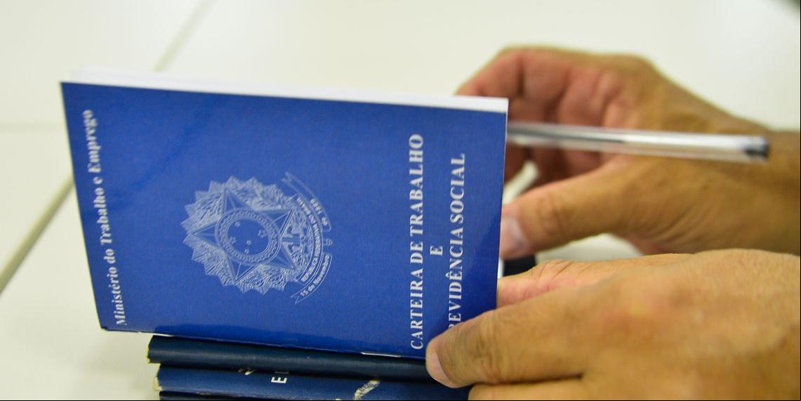 São oferecidas 163 oportunidades para quem já tem experiência (Marcello Casal/Agência Brasil)