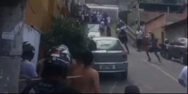 Torcedores entram em confronto no bairro Boa Vista, Leste da capital (Foto: Reprodução/ Redes Sociais)