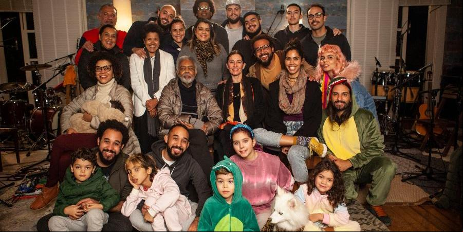 Gil se encontrou com filhos, netos e bisnetos para fazer a primeira temporada de "Em Casa com os Gil" (Prime Video/Divulgação)