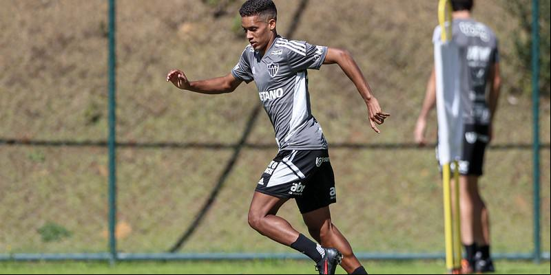 Pedrinho treina com o grupo do Atlético desde o dia 1 de julho (Bruno Sousa / Atlético)