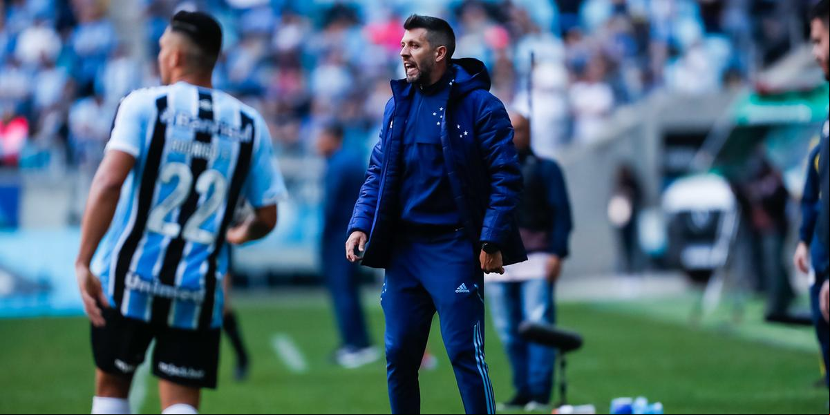 Paulo Pezzolano diz que não descansa até garantir com 100% de certeza o o do Cruzeiro para a Primeira Divisão (Marcelo Oliveira/Staff Image Cruzeiro Divulgação)