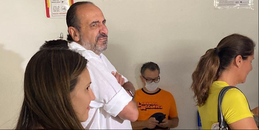 Alexandre Kalil (PSD) vota no Colégio Estadual Central e faz suspense sobre futuro político (Pedro Faria / Hoje em Dia)