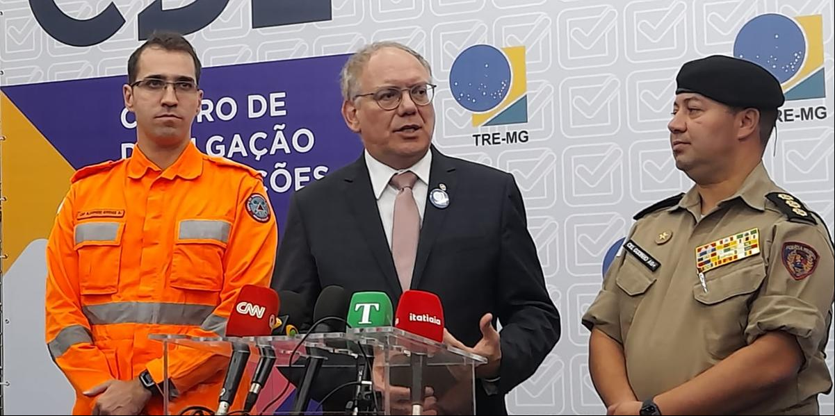 Coordenador do Gabinete de Segurança do TRE, o juiz Flávio Tamburini fez um boletim do andamento das eleições no Estado  (Paulo Henrique Silva)
