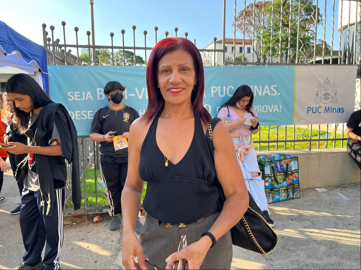 Maria Cleusa está tentando uma vaga em seu terceiro curso de graduação (Raissa Oliveira / Hoje em Dia)