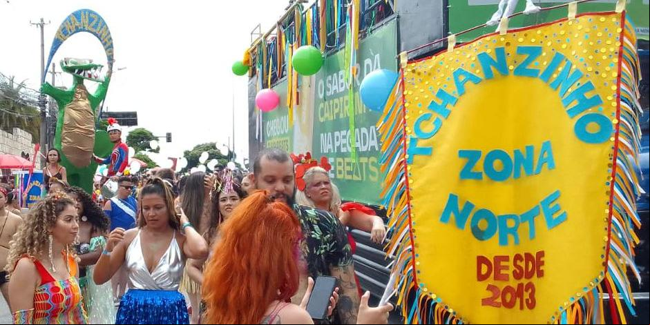 Tchanzinho da Zona Norte começou a concentração ao lado do Mineirão (Alecsander Heinrick/Hoje em Dia)