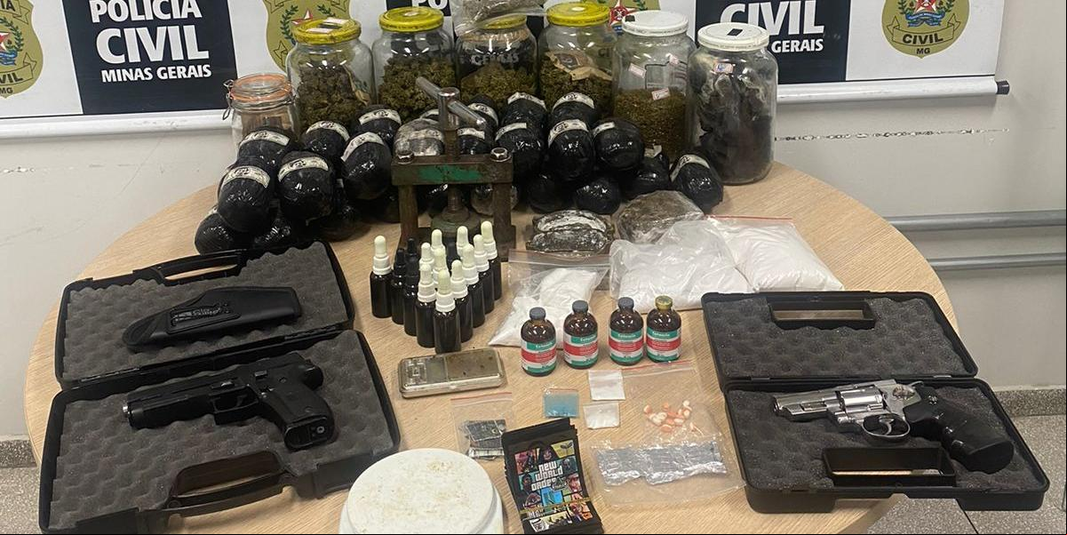 Polícia Civil prendeu, em BH, suspeito de distribuir drogas de alto poder viciante (Divulgação/PCMG)