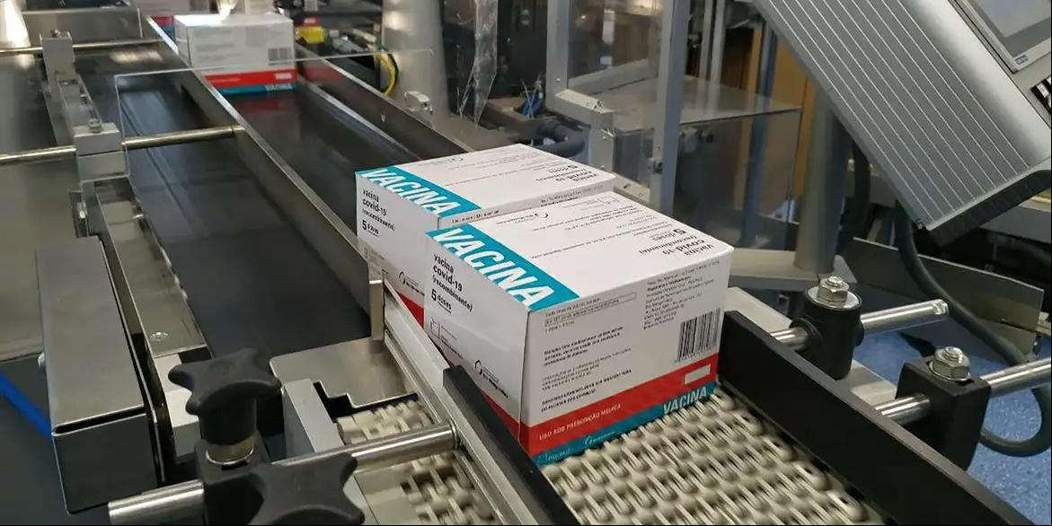 Linha de produção de vacinas na Fundação Oswaldo Cruz (Fiocruz), no Rio de Janeiro (Fernando Brito/MS)